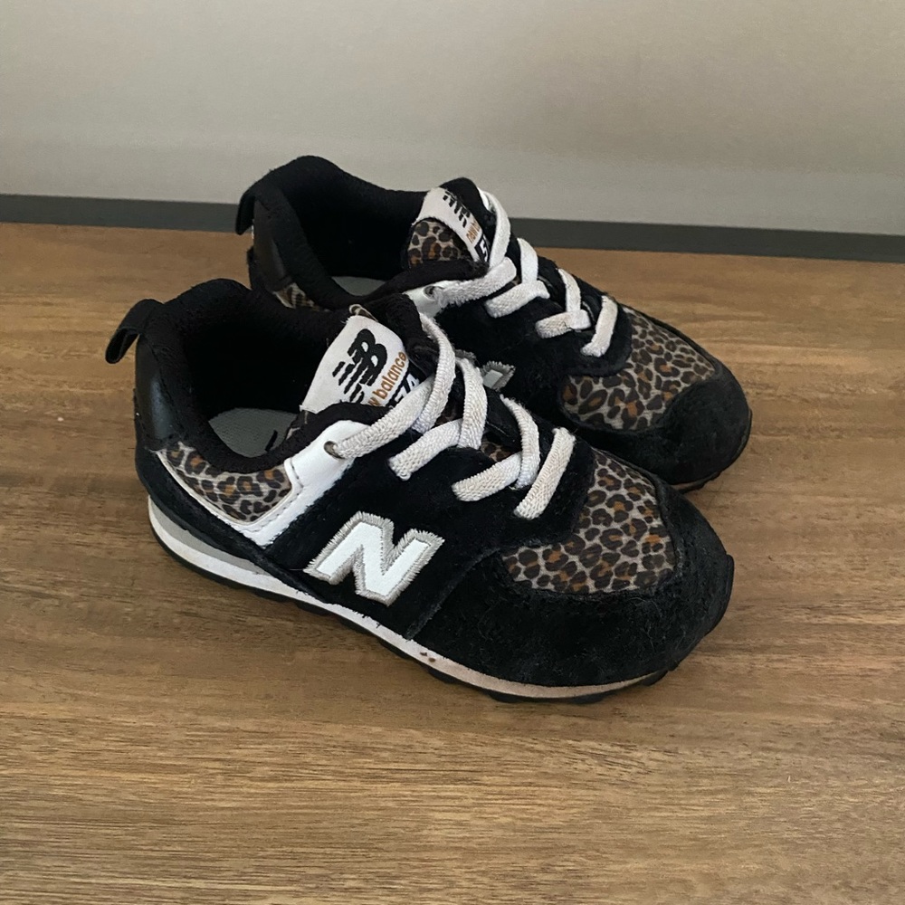 Toddler Girl New Balance size 6